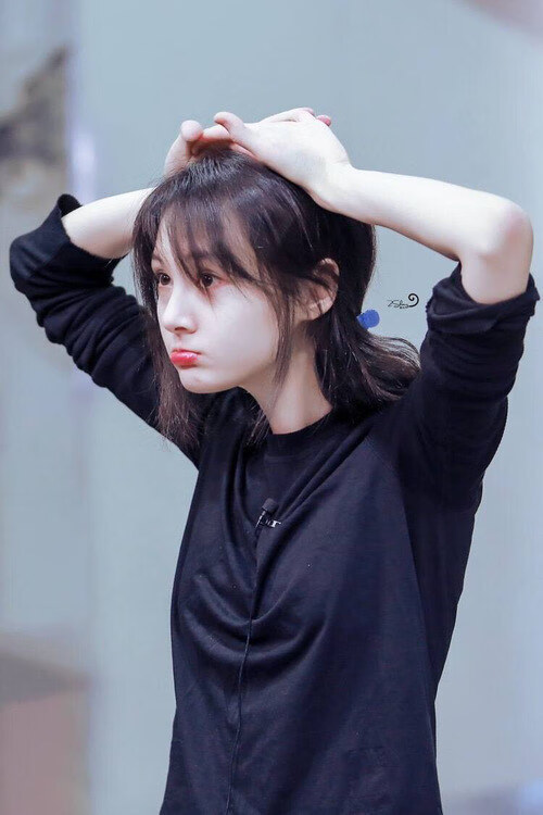 哈维·西蒙斯转会至巴黎圣日耳曼,哈维梅西