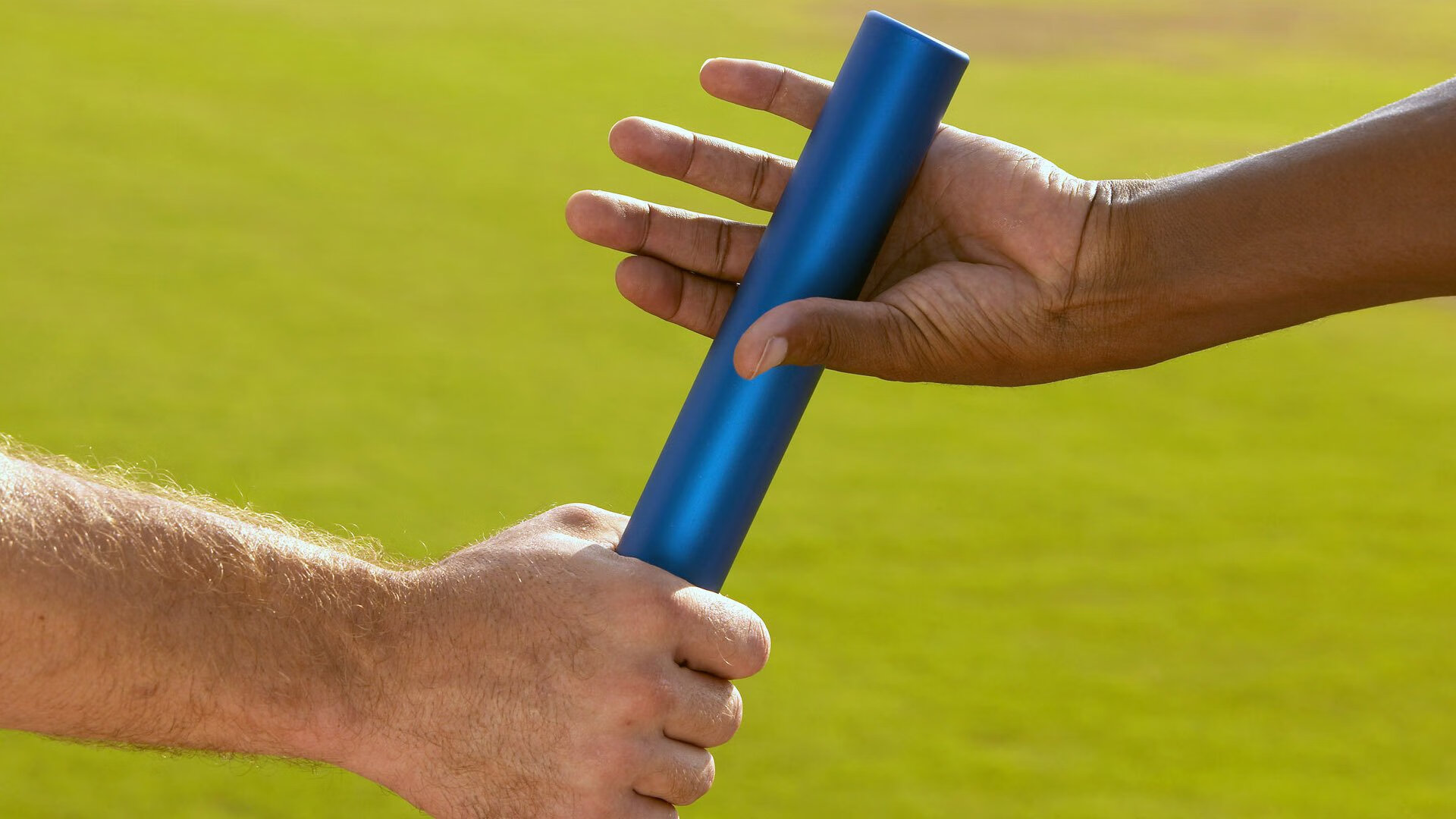 开云·Kaiyun网页版-青少年足球比赛采用线上线下双向联动模式，提升参与度，青少年足球比赛方案